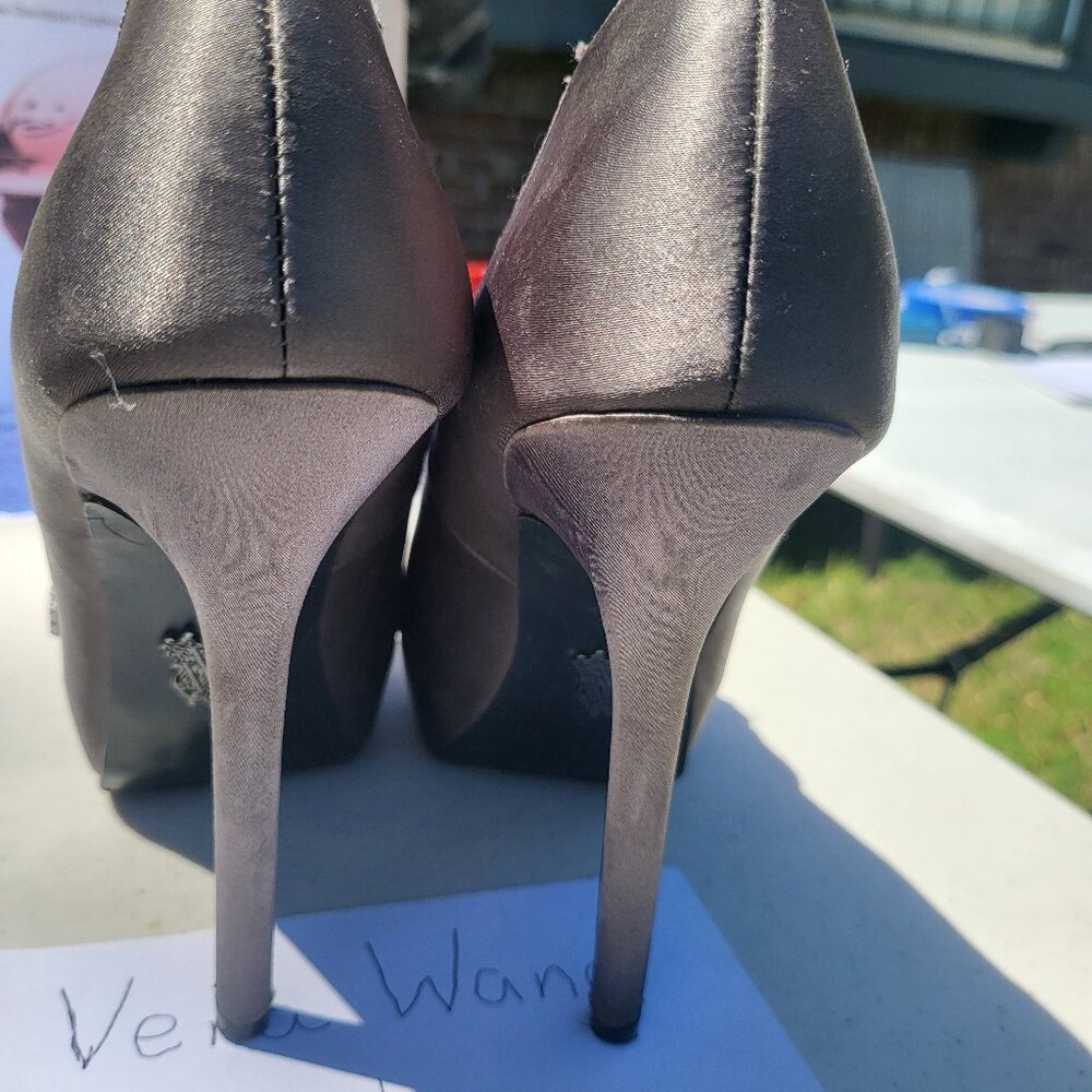 Vera Wang "white collection"  size 7 and 1/2 shoes